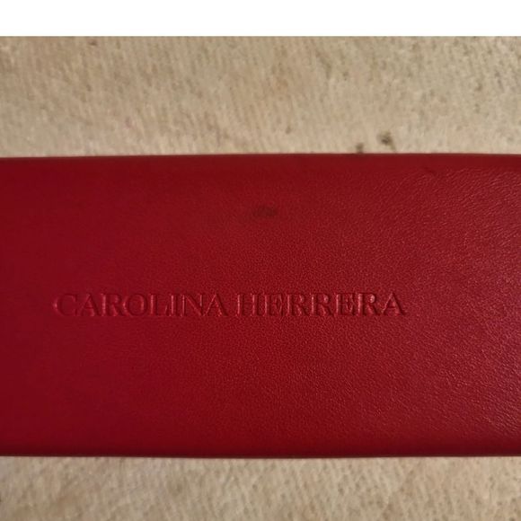 Carolina Herrara Red Leather Clamshell Eye Glass/Sunglass Case w/Cleaning Cloth - Picture 3 of 4